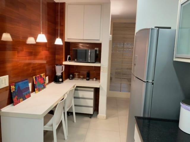 Apartamento Leblon Raridade Na Quadra Da Com Garagem E Jardim De Inverno