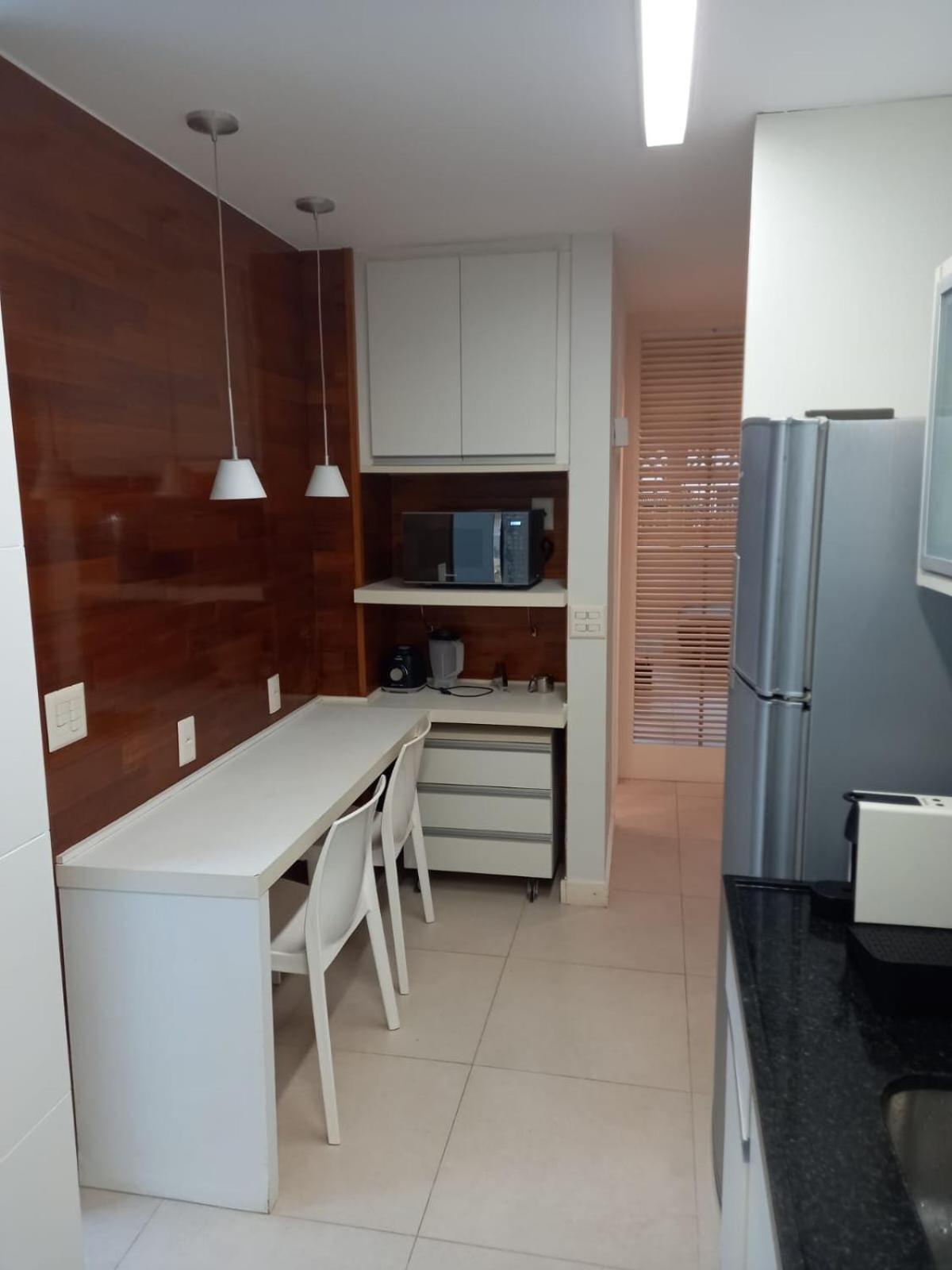 Leblon Raridade Na Quadra Da Com Garagem E Jardim De Inverno Apartamento