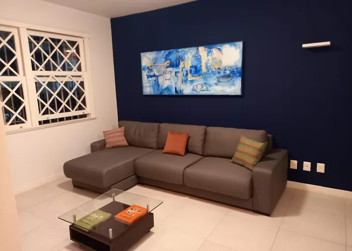 Leblon Raridade Na Quadra Da Praia Com Garagem E Jardim De Inverno