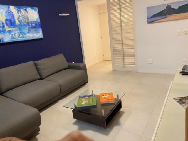 Apartemen Leblon Raridade Na Quadra Da Com Garagem E Jardim De Inverno Rio de Janeiro