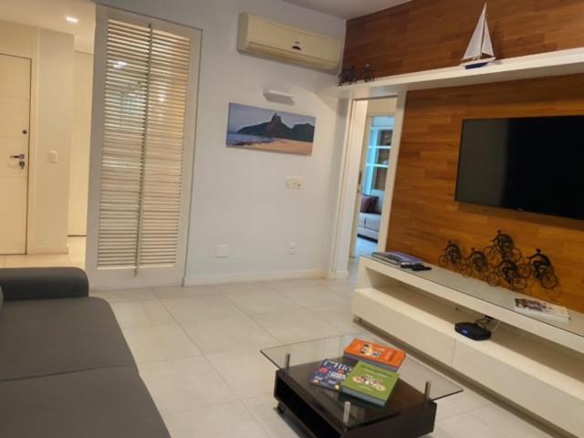 Apartemen Leblon Raridade Na Quadra Da Com Garagem E Jardim De Inverno